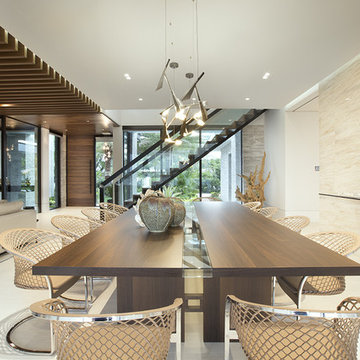 Contemporary Waterfront Elegance