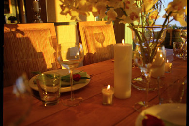 Example of a dining room design in Los Angeles
