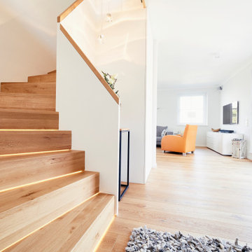 Faltwerktreppe mit verdeckter Beleuchtung