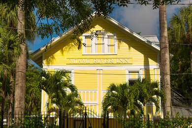 Photo of a large victorian landscaping in Miami.
