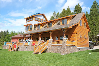 Mountain style home design photo in Seattle