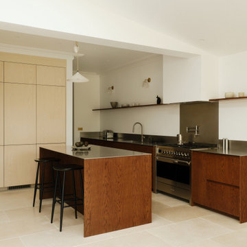Horn Lane | European Oak & Stainless Steel
