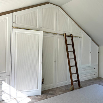 Hamptons Style: Wardrobe Design with Rolling Ladder