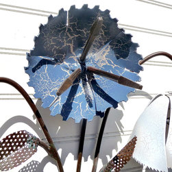 Saw Blade Flowers - Home Decor
