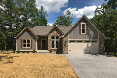 Inspiration for a craftsman exterior home remodel in Nashville