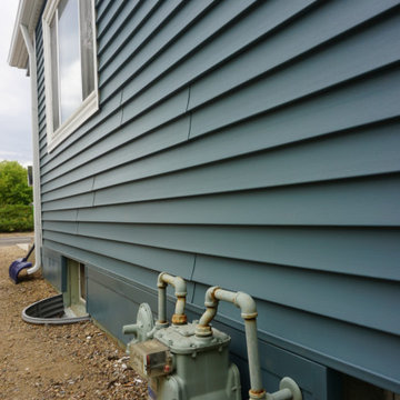 Quest Vinyl siding in Portsmouth Blue