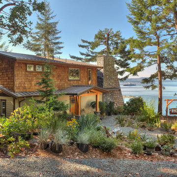 Thetis Island Oceanfront Home