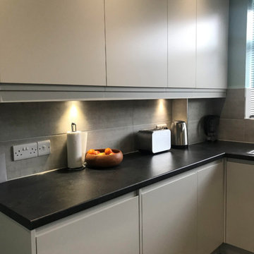 Matt Handleless Kitchen in Dove Grey
