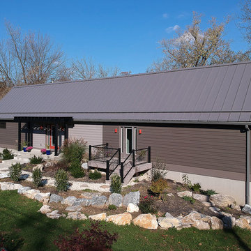 Contemporary Creekview Container