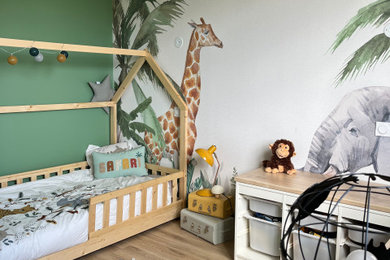 トゥールーズにあるエクレクティックスタイルのおしゃれな子供部屋の写真
