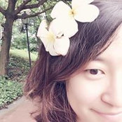 Stella Dou's photo