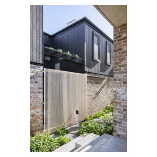 Sustainable House - sliding timber privacy screens - Modern - Exterior ...