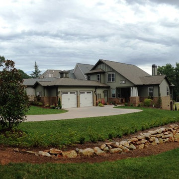 Buist Ave + West Mountainview Ave Homes