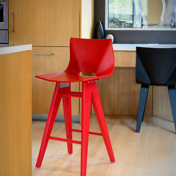 V Counter Stool