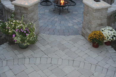 Patio photo in Minneapolis