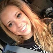 Halie Poores foto