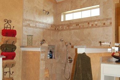 Bathroom - traditional bathroom idea in Dallas
