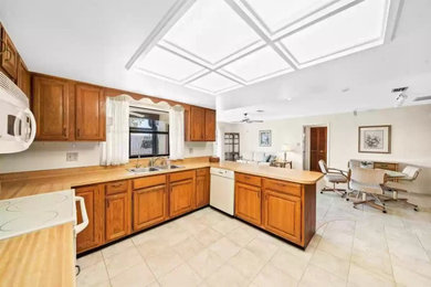 Example of a kitchen design in Orlando