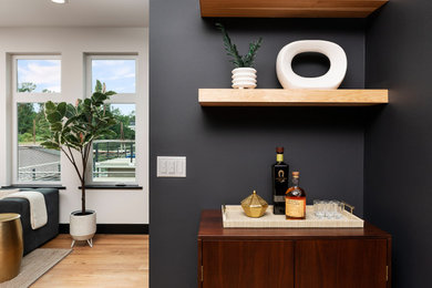 Example of a home bar design in Portland
