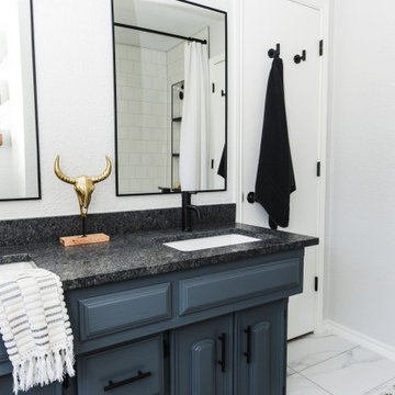 Black & White Vintage-Inspired Bathroom