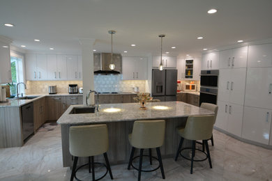 Example of a minimalist kitchen design in Seattle