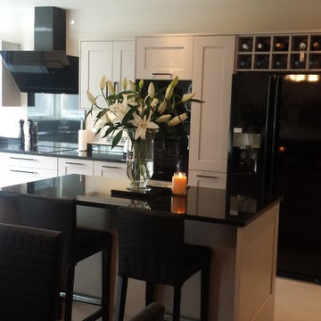 Dublin kitchen - Grey painted U shape with island