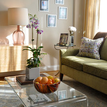 Russell St living room