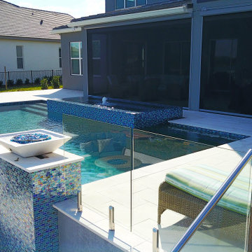 400 - Lakeside Infinity Pool with Spa