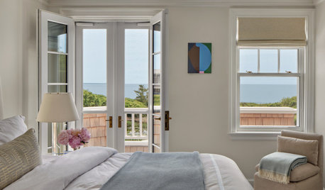 How to Create the Mood of a Laid-Back Beach House