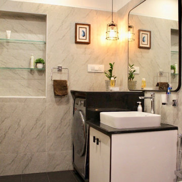 Monochrome and little piece of Moroccan Highlight bathroom
