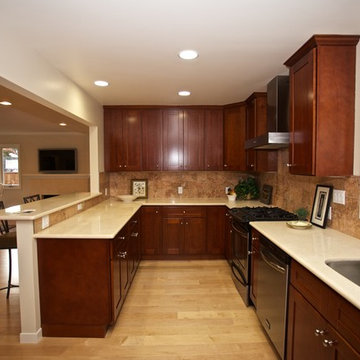 Open Kitchen with Breakfast Bar