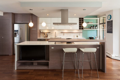 Trendy kitchen photo in Vancouver