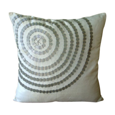 Spiral White Euro Sham Covers, Art Silk 26"x26" Euro Sham, Staying Centered