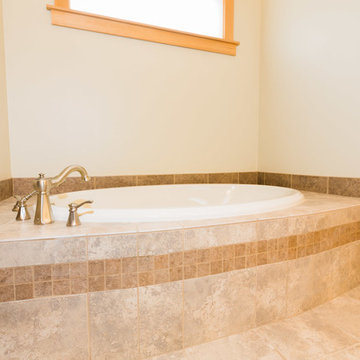 Master Bath Oval Tub