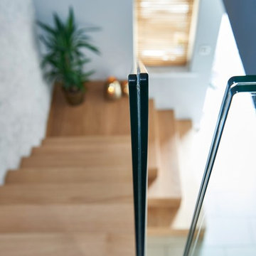 Modern Oak & Glass Kubos Staircase