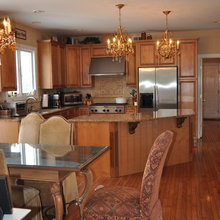 KITCHEN/DINING