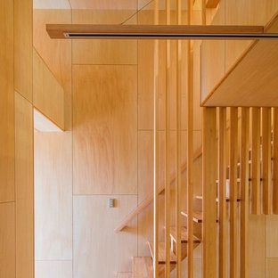 和風のおしゃれな家の外観 (メタルサイディング、切妻屋根、戸建、金属屋根) の写真