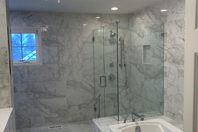 Example of a minimalist bathroom design