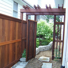 Fence between garage and house