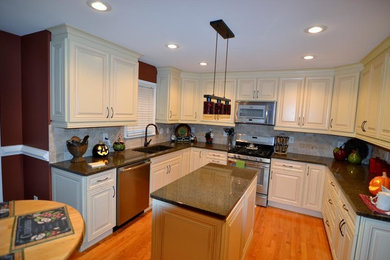 Elegant kitchen photo in Atlanta