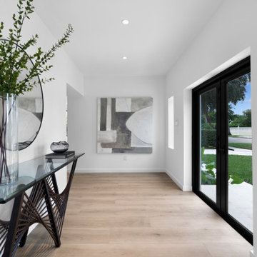 Contemporary Home - 12