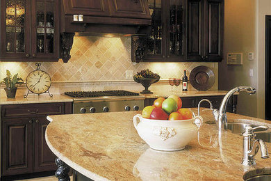 Trendy kitchen photo in Milwaukee