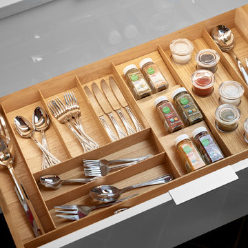 Häfele Fineline Drawer Organization - White Oak
