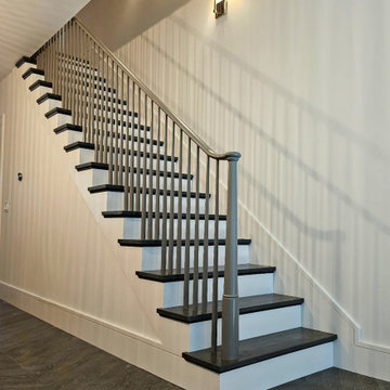 Project #112 | Traditional Staircase with Continuous Rail System