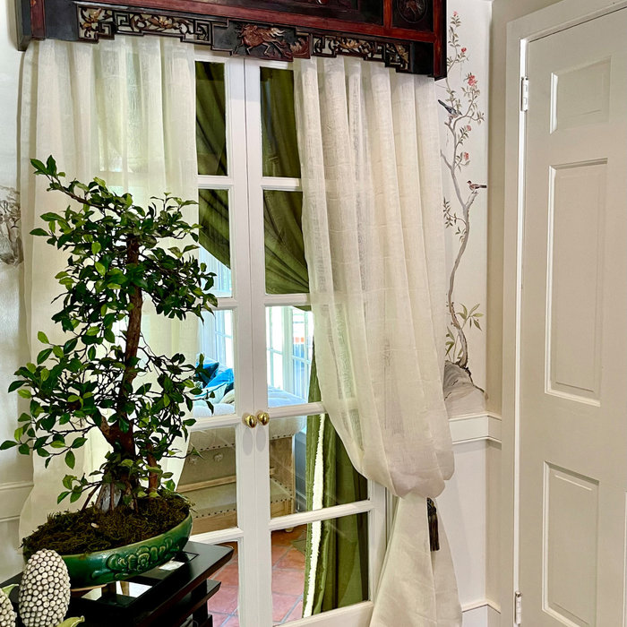 Inspiration for a zen entryway remodel in Philadelphia