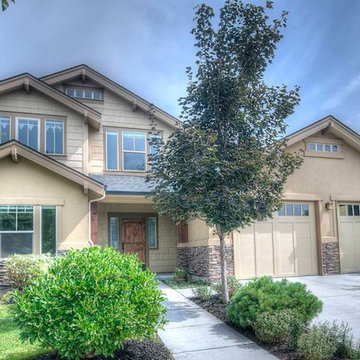 339 W Producer Dr in Paramount