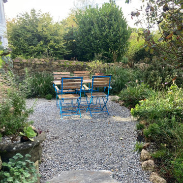 Cornish dining area - Front Garden