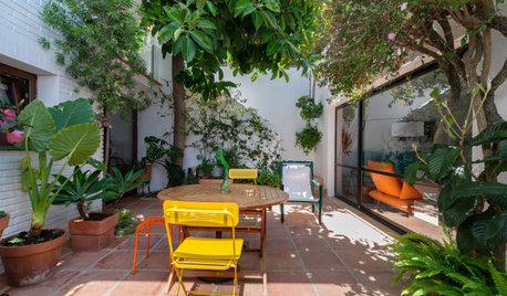Una casa 'vintage-chic' en Marbella con un bonito patio