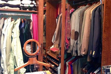 Inspiration for a timeless closet remodel in New York