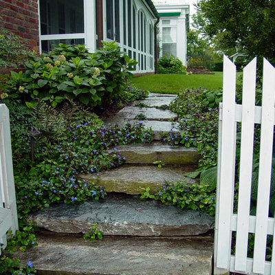 Example of a classic home design design in Baltimore